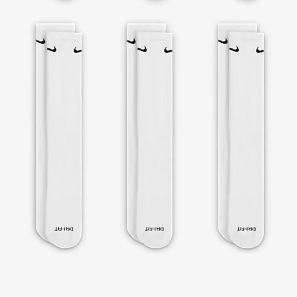 Nike 
Training Crew Socks (3 Pairs)
Nike Everyday Cushioned - Picture 2 of 12